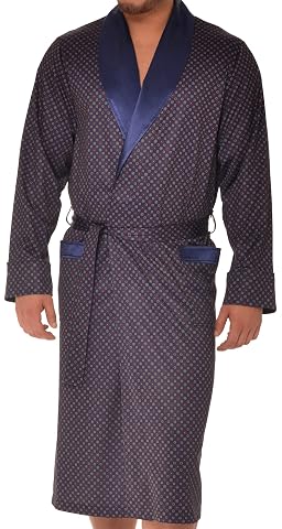 Robe de chambre bleu foncé à col, deux poches et longue ceinture dans une chambre calme.